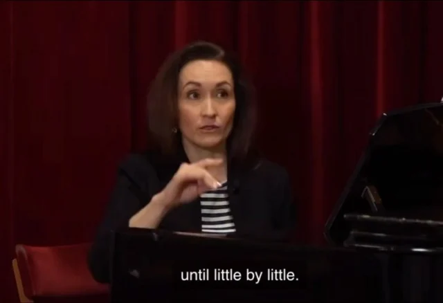 Zerbinetta’s 12-minute aria begins with an entire page of only piano in the orchestration 🎹‼️ I love how this instantly transports us to a more intimate space. The piano is closely connected to Zerbinetta’s character throughout the entire opera . . . Maybe that’s why I love Zerbi so much 😉♥️

🎶 Watch the full video on YouTube at the link in my bio

🎥 Excerpt of “Großmächtige Prinzessin” from Ariadne auf Naxos by Richard Strauss / Video by the Wiener Staatsoper 

📸 Cover photo © Wiener Staatsoper / Michael Poehn 

#Strauss #AriadneAufNaxos #Zerbinetta #Piano #Opera