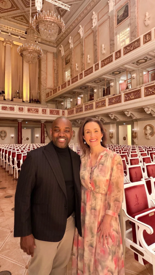 Larry and I are so happy to be in BERLIN!! 🌟 Join us tomorrow night for our Golden Age program of French and Italian operatic duets and arias with @rsb_orchester and Renato @balsadonna_conductor! See you at 20:00 at the beautiful @konzerthausberlin 🙌 

Program:

Rossini: Overture (William Tell)

Rossini: “Ah, quel respect” (Le Comte Ory)

Bizet: “Je crois entendre encore” (Pearl Fishers)

Verdi: “Caro nome” (Rigoletto)

Delibes: “D’où viens-tu?” (Lakmé)

Saint-Saëns: Bacchanale (Samson et Dalila)

Verdi: Prelude (Aida)

Bizet: “Ils verront si je mens!” (La Jolie Fille de Perth)

Bellini: “Nel furor delle tempeste” (Il Pirata)

Delibes: “Où va la jeune Indoue” (Lakmé)

Chabrier: “Bourrée fantasque” (orchestrated by Charles Koechlin)

Donizetti: “Quoi? Vous m’aimez?” (La Fille du Régiment)

@pentatonemusic #RenatoBalsadonna #GoldenAge #BelCanto #Opera Berlin @brownleetenor