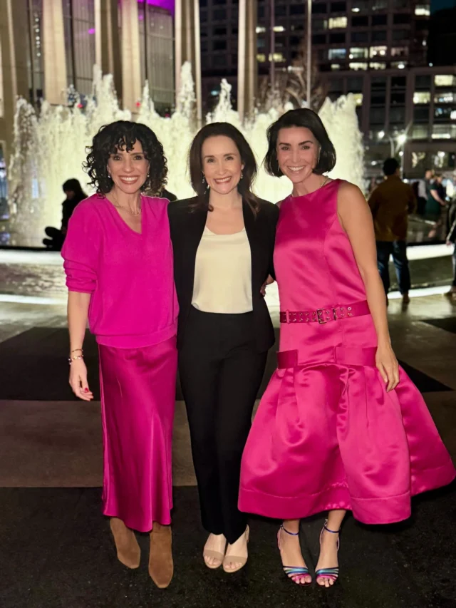 The Real Housewives of Lincoln Center! 😂💁🏻‍♀️

So happy I bumped into these beauties at the Met! @nataliehilljensen @bronwynnewport @metopera
