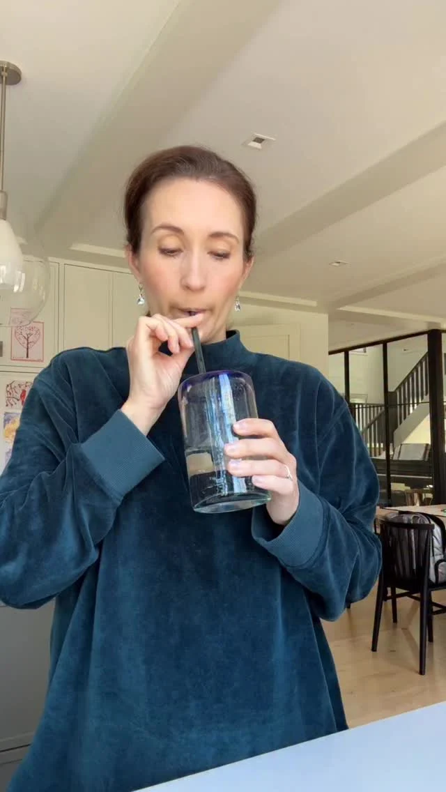 Keeping the voice FLEXIBLE 🤸🏻‍♀️🤸🏻‍♀️🤸🏻‍♀️

Planks may target larger support muscles and core strength, but I use other exercises to train my smaller, finer support muscles. These are more responsible for your ability to sing with flexibility, phrasing and control. This work requires so much patience. 

About 8 months ago I pulled an ab muscle while lifting heavy luggage up the stairs at my AirBnb in Italy. I was really devastated because I had to cancel Gilda at the @arenadiverona after only one day of rehearsals there 💔 It took us a while to diagnose the problem, and it took about a month to heal. Rebuilding my support afterwards was slow and I had to be extremely careful as I was prepping to sing Marie at the @metopera in a very physical production. It was not unlike my recoveries from childbirth. These are some of the exercises that helped me throughout the process:

💡 Straw bubbles, lip trills, quick breaths, balancing on the @bosu_fitness ball, gentle onsets, lots of pianissimo, crescendo/decrescendo, cooling down after a high or difficult aria (hello Lakmé Bell Song), and wearing the @bellybandit for added support (this was especially gold after my C-sections but I still use it).

Most of this video is from yesterday’s Zoom session with my voice therapist @lindacarrollphdnyc who has helped me through years of keeping this instrument healthy. 🙏

Young singer friends, we need both strength and flexibility in order to sing well. Don’t neglect either side. Same as any sport! 🤸🏻‍♀️⚽️🎾⛸️🧘🏻‍♀️🏀🎿

#vocalfitness #flexibility #support
