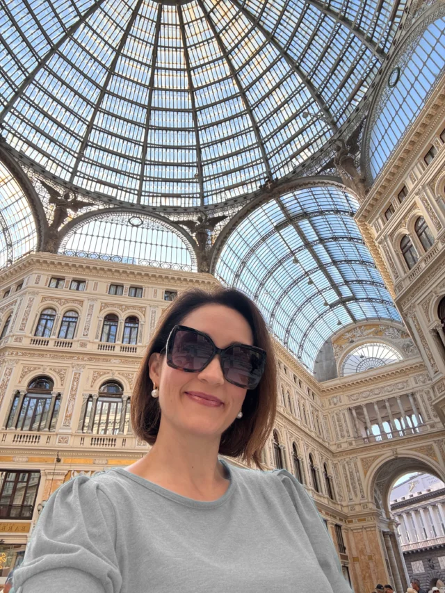 Prima volta a NAPOLI 🇮🇹 !!! 

This week I’m singing two concerts of ALCINA, Oct 9 & 11 at @teatrosancarlo and I am SO excited to sing in this exceptional theater. This is the oldest active opera house in the world (opened in 1737) and is famous for its rich cultural history and for its perfect acoustics 🤩

Friday Oct 9 at 8pm and Sunday Oct 11 at 5pm. These will be the theatre’s very first performances of this opera 🤯🤯🤯 Very cool to be a part of this!! 
 G. F. Händel | ALCINA 
 
Conductor | @ivanlopez_reynoso 
  Alcina  |  @lisetteoropesa  Ruggiero | @franco_fagioli_official 
Morgana | Erin Morley 👋 
Bradamante  | @v.abrahamyan_mezzosoprano  Oronte |  Sun Tianxuefei  Oberto | @sayumikaneko_mezzosoprano  Melisso | Yunho Eric Kim @gim_uno 
 Orchestra del Teatro di San Carlo

#Napoli #Alcina #Handel #TeatroSanCarlo #Debut