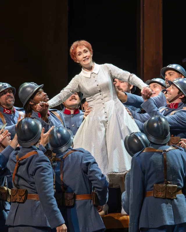 Opening night 👉 ONE WEEK FROM TODAY here in Vienna ♥️ I’m so happy to be working with this incredible cast and team on one of my favorite productions of all time. Get your tickets!⏳

LA FILLE DU RÉGIMENT @wienerstaatsoper 
Nov 1, 4, 7, 10, & 13

Marie: Erin Morley 
Tonio: @xabieranduaga 
Sulpice: @peterkalmanopera 
Marquise de Berkenfield: @stephaniehoutzeel 
Hortensius: @marcus.pelz87 
Duchesse de Crakentorp: Brigitte Kren 
Conductor: Evelino Pidò 
Production: @laur.entpelly 
Revival Director: @lillifischer.directs 

📸 Karen Almond (from Met Opera 2025)